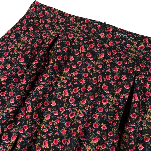 Forever21+ plus size 1x black with red blue & green floral skater mini skirt EUC - Picture 3 of 11